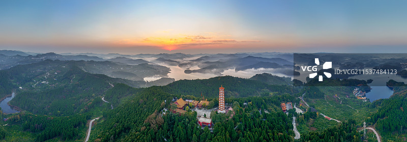 四川眉山仁寿县黑龙滩、报国寺华严塔的日出图片素材