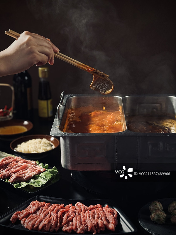 涮火锅（肥牛、羊肉片等）图片素材