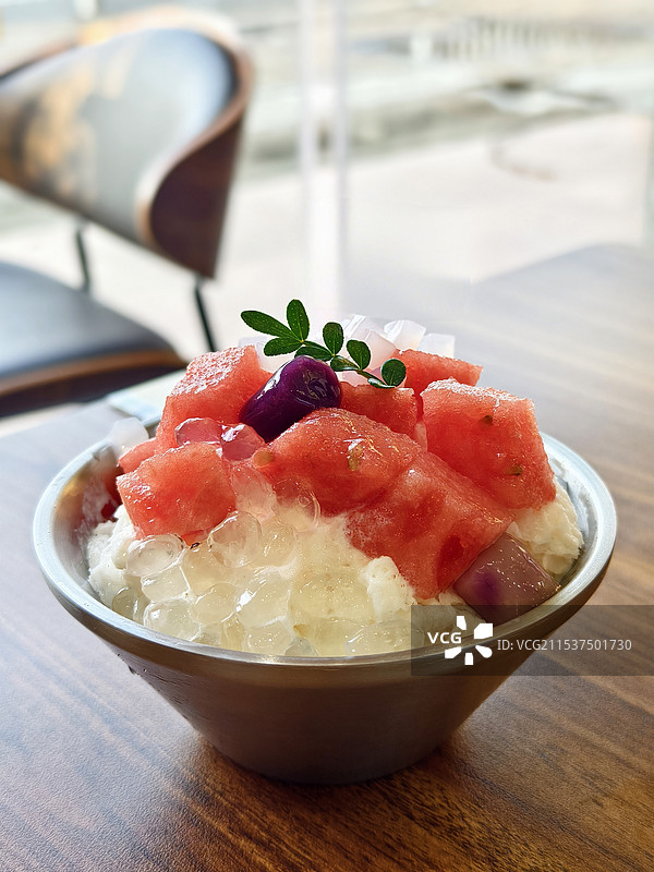 夏日甜品水果刨冰图片素材