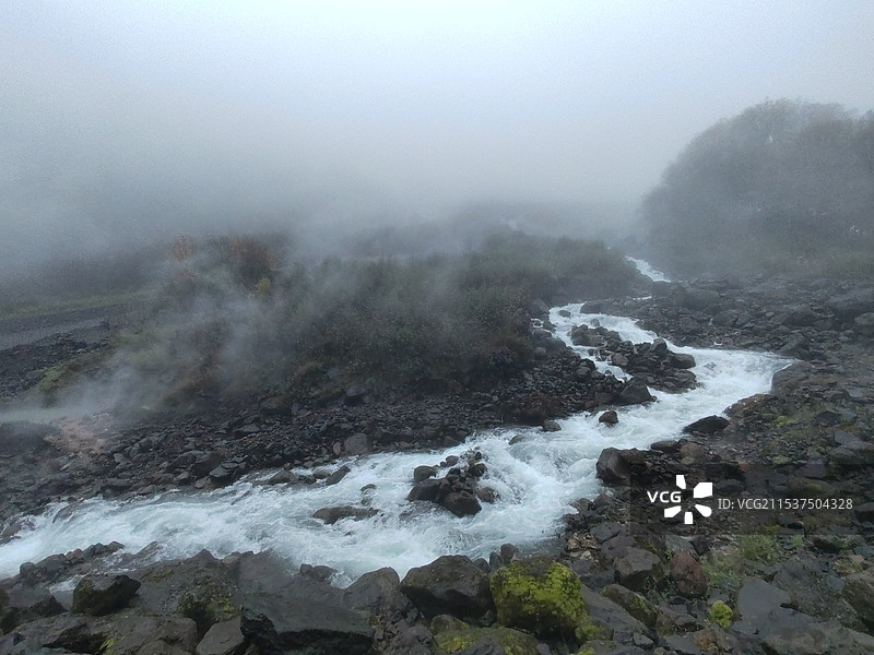 长白山瀑布流水图片素材