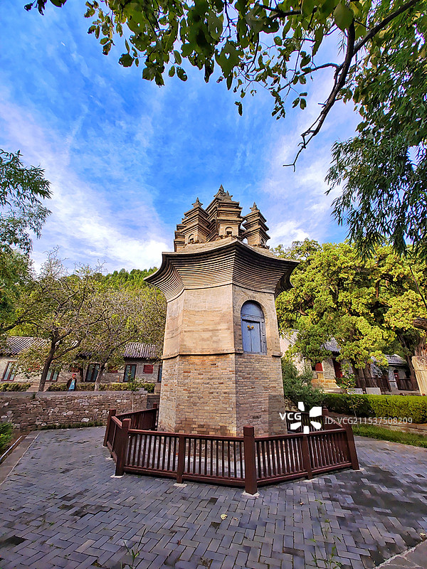 中国古塔揽胜：山东篇.济南历城区【九顶塔】图片素材