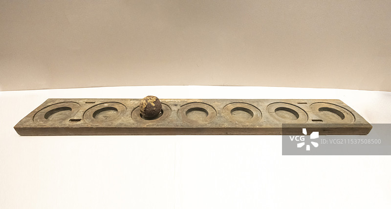 鸦片战争时期虎门炮台士兵使用的盛弹子匣 炮弹 广东省博物馆图片素材