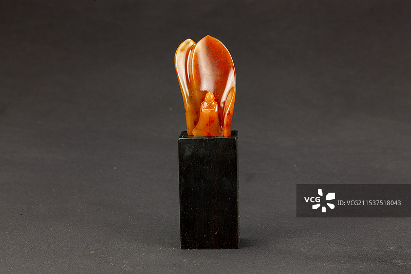 福州寿山石杜林石人物花瓣摆件图片素材