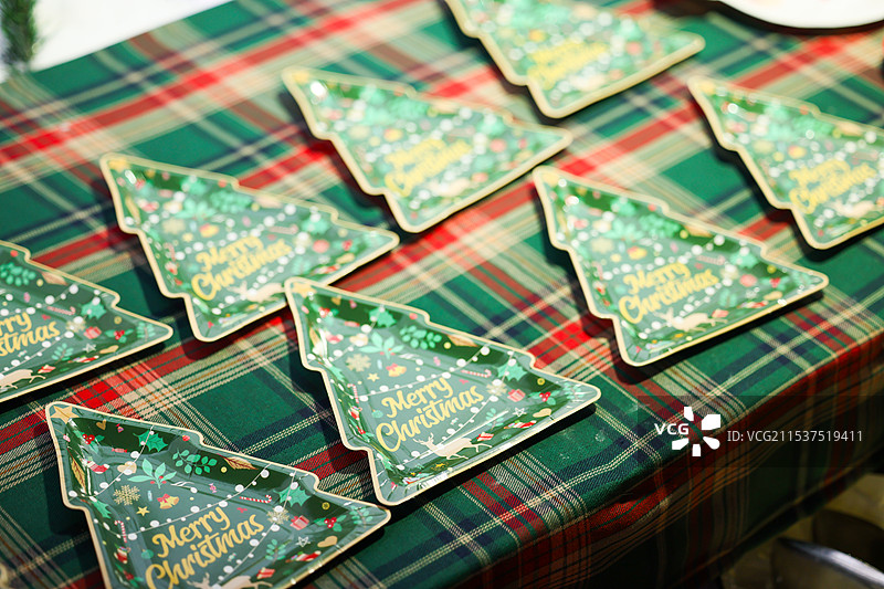 桌上盘子里的特写镜头图片素材