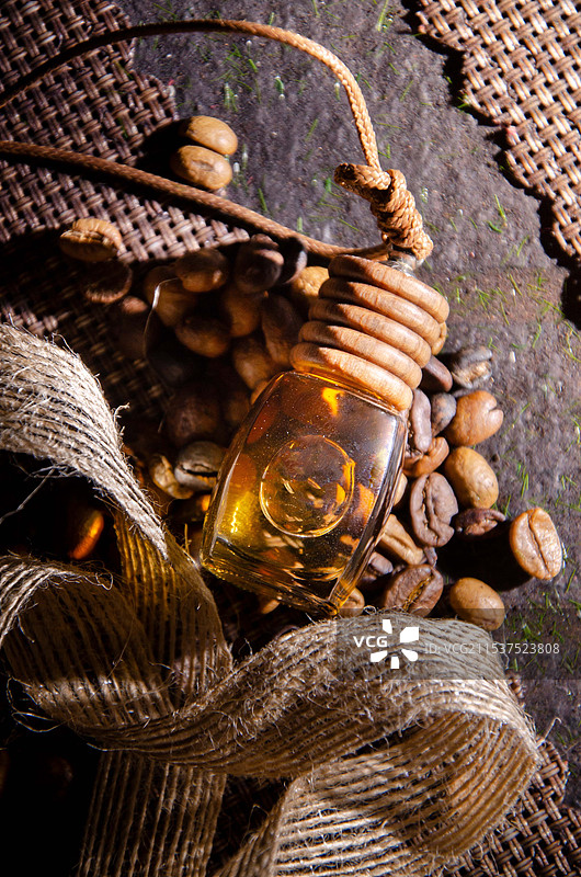 极简咖啡味香薰香水图片素材