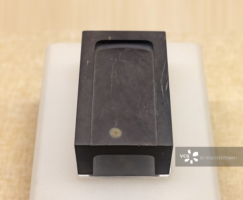 端石抄手砚 宋代 高要县莲塘镇察步庙嘴山墓葬出土 广东省博物馆图片素材