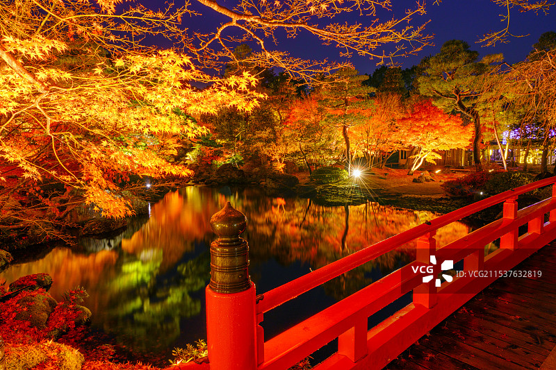 日本岛根县的悠志园秋天景色图片素材