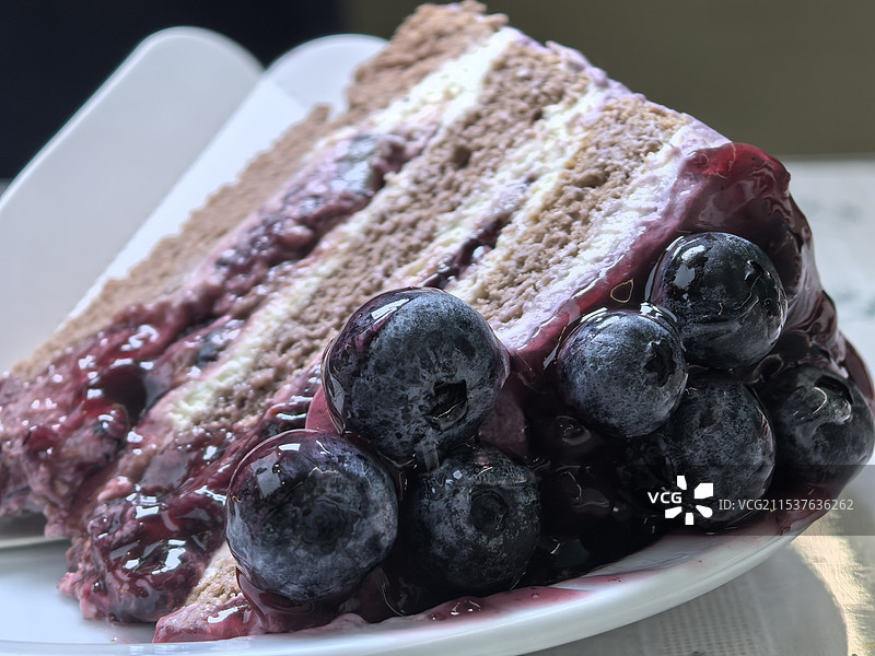 盘子里甜点的特写镜头图片素材