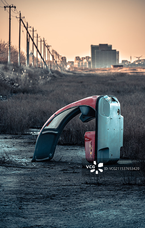 废弃车架图片素材