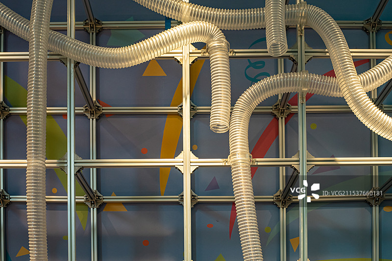 中国科技馆拍摄主题，传声筒感应装置，通过塑料管道进行声音传播，室内无人图像摄影图片素材