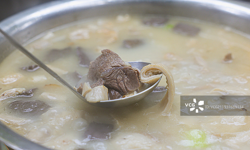 冬至成都人要吃简阳羊肉汤图片素材