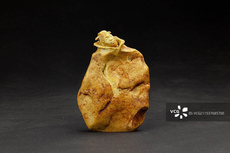 福州寿山石牛蛋石魏晋人物摆件图片素材