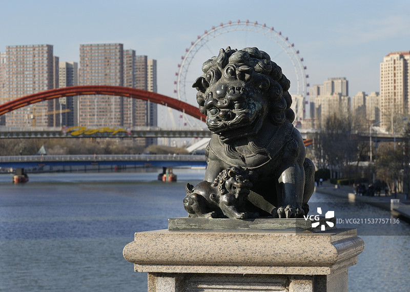 从狮子林桥看金刚桥和天津之眼图片素材