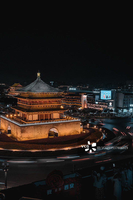 夜幕下西安鼓楼图片素材