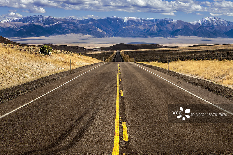 荒凉、寂静的50号公路—全美最孤独的公路图片素材