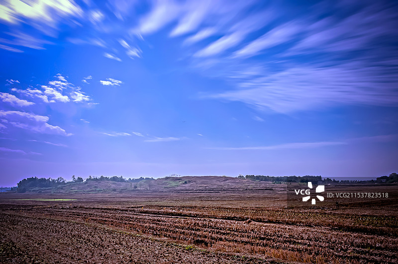 收割后的农田图片素材