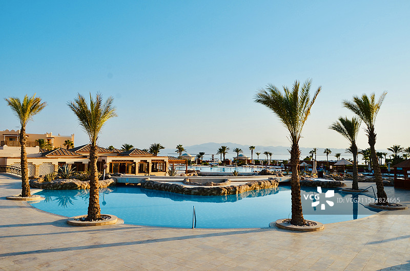 酒店泳池全景图片素材