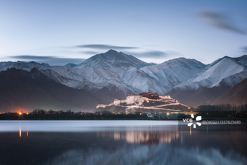 不夜城的清晨图片素材