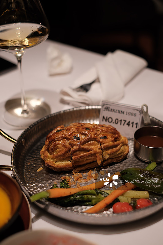 美味的惠灵顿牛排特写图片素材