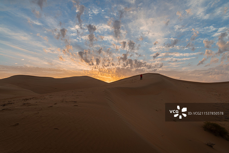 库布齐沙漠日出图片素材