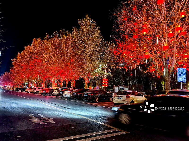 灯火辉煌夜阑珊，红灯高挂霓虹闪车水马龙华灯亮，白昼画卷看雄安雄安新区雄县图片素材