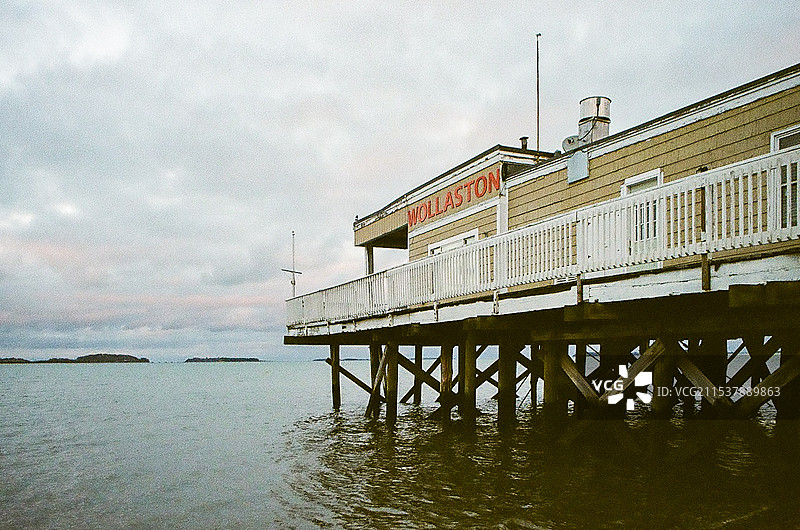 美国马萨诸塞州昆西冬季海滩风景图片素材