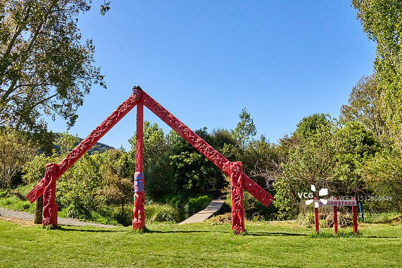 新西兰惠灵顿哈特河步道Rongomatane毛利雕刻艺术图片素材