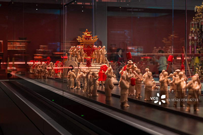 传统婚庆 八抬大轿 迎亲队伍模型  杭州 浙江博物馆图片素材