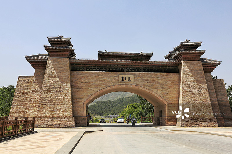 雄伟的祖山森林公园景区大门图片素材