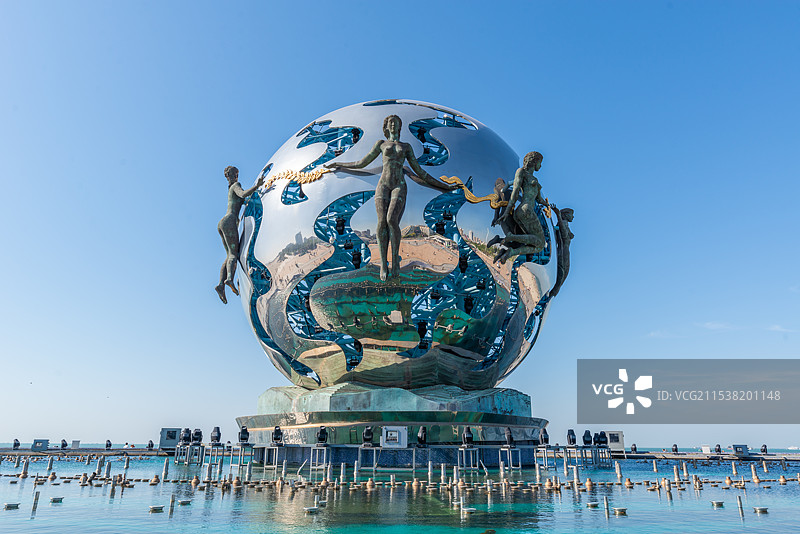 北海银滩秀映潮雕区-雕塑，广西北海市图片素材