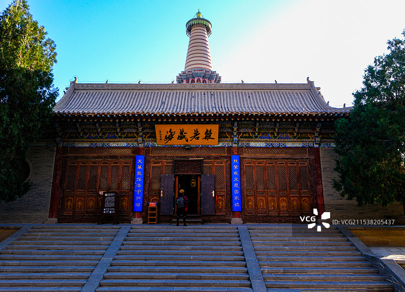 中国甘肃张掖，张掖大佛寺风光，大佛寺古建筑，钟楼，鼓楼，大佛殿，大佛寺的塔图片素材