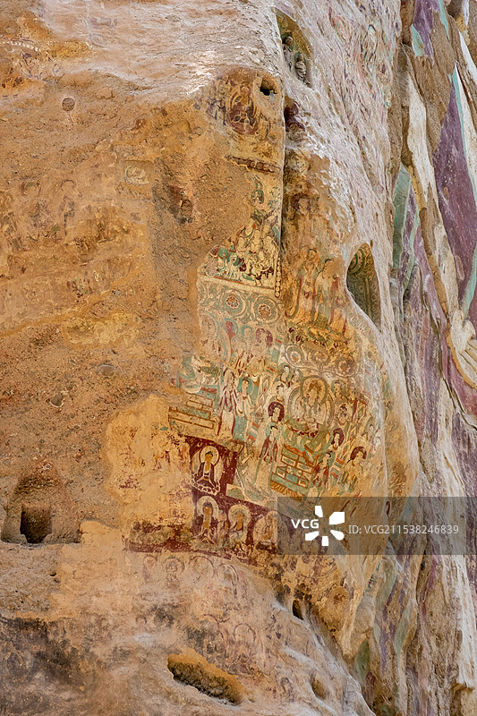 甘肃天水武山水帘石窟群拉梢寺摩崖大佛图片素材