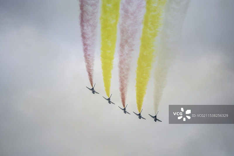 八一飞行表演队图片素材