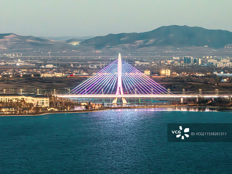 长治市神农湖大桥夜景航拍图片素材