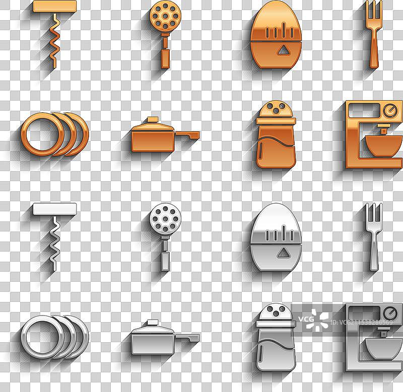 煎锅、叉子、电动搅拌器、盐、盘子图片素材