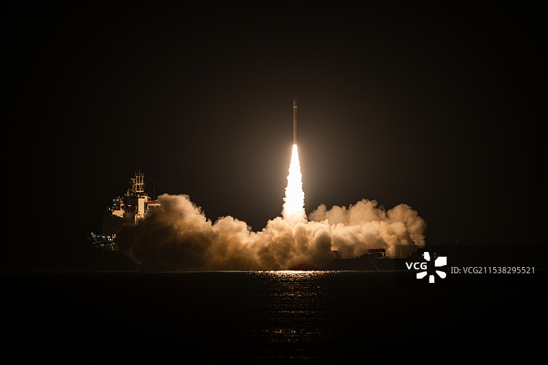 谷神星一号海射型遥四运载火箭发射升空图片素材