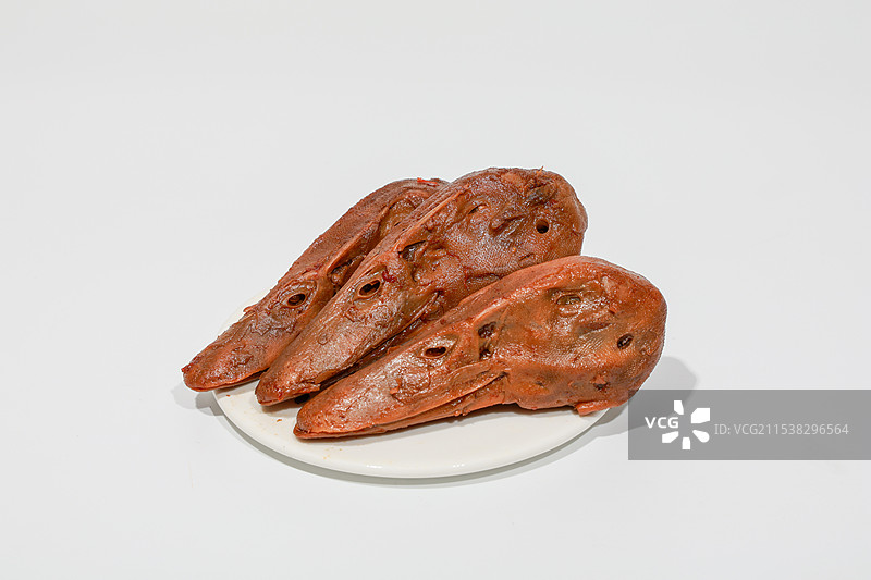 三个卤味鸭头图片素材