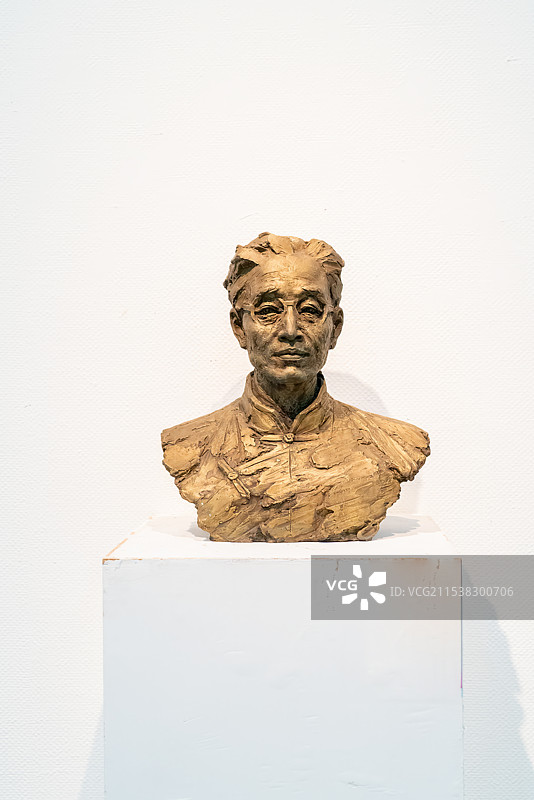 中共早期党员，杜孟模雕像图片素材