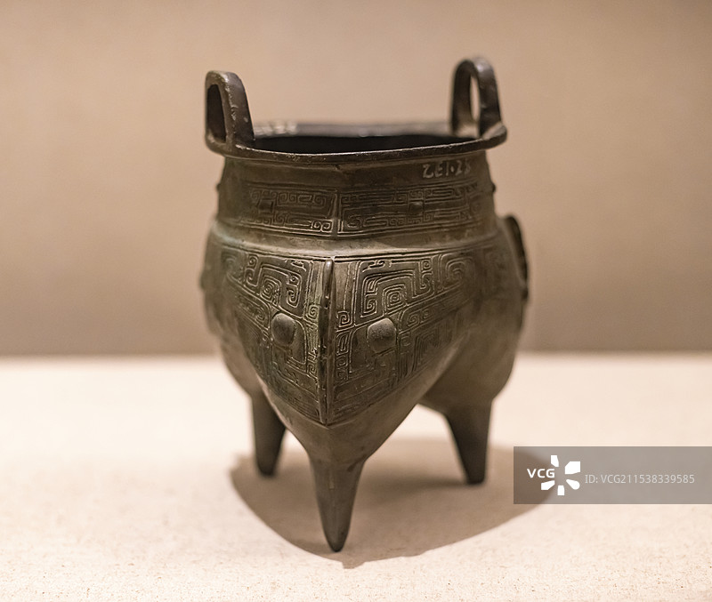 兽面纹鬲 商代 阜南县朱寨月牙河 安徽博物院图片素材