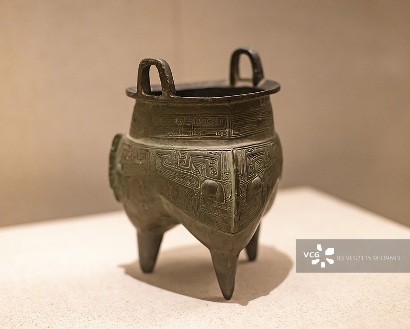 兽面纹鬲 商代 阜南县朱寨月牙河 安徽博物院图片素材