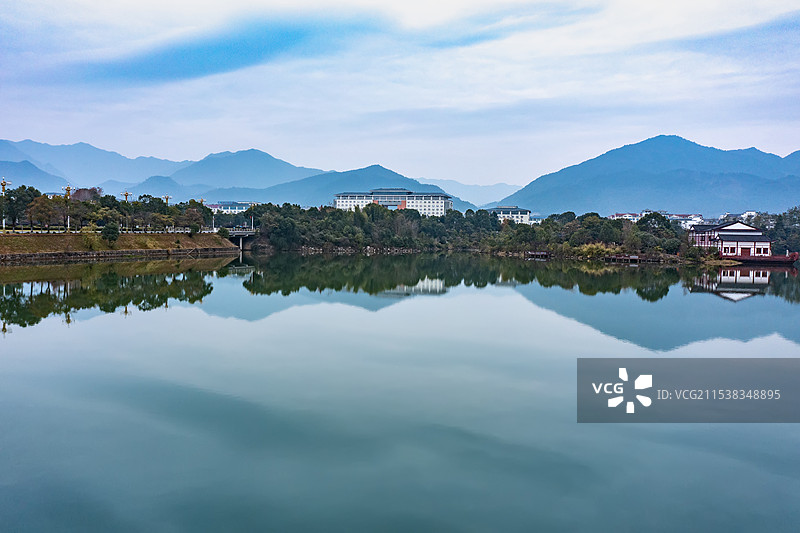 航拍江西吉安井冈山市城市风光图片素材