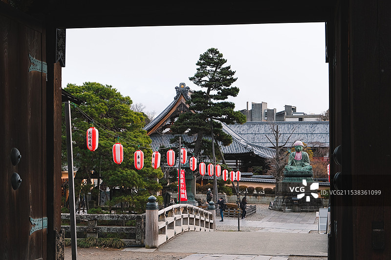 日本长野县善光寺佛教寺庙与雕像图片素材