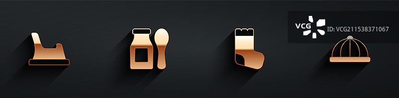 婴儿便盆、酸奶瓶、勺子和袜子图片素材