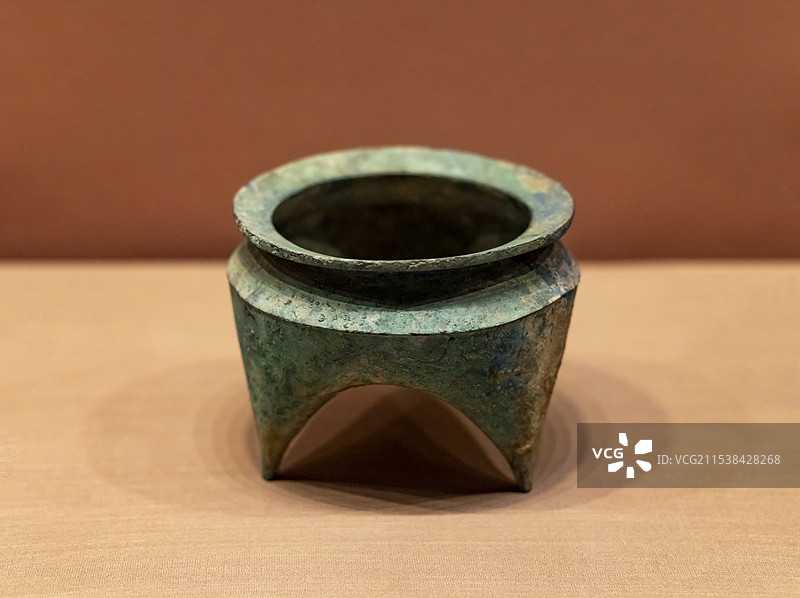 折肩铜鬲 春秋 舒城凤凰嘴出土 安徽楚文化博物馆 寿县博物馆图片素材