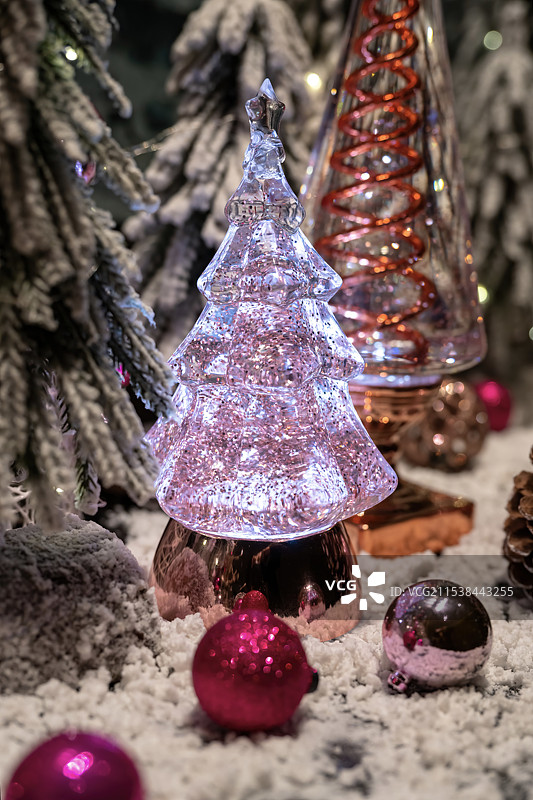 平安夜，圣诞节，圣诞树装饰图片素材