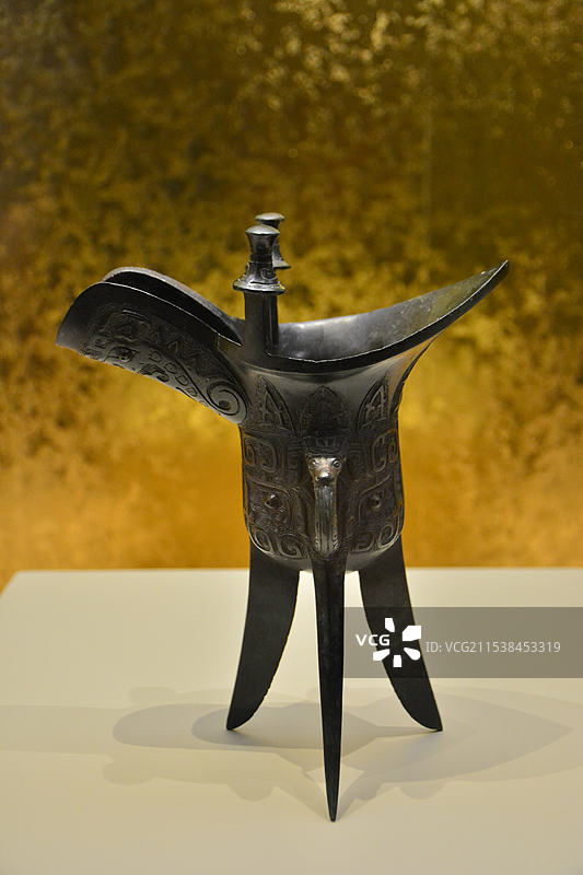 西宫爵，西周早期随州叶家山出土，小国巨制-西周早期噩侯四器，青铜器展览，清华大学艺术博物馆图片素材