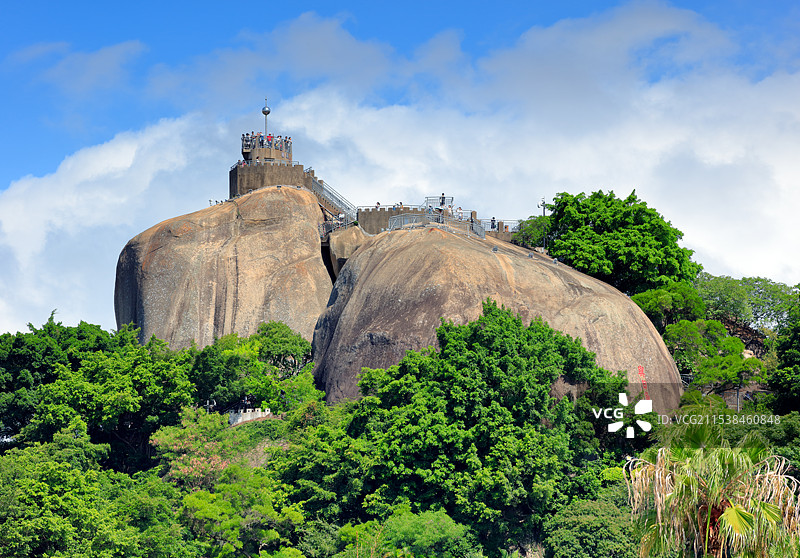 蓝天白云日光岩（厦门市鼓浪屿）图片素材