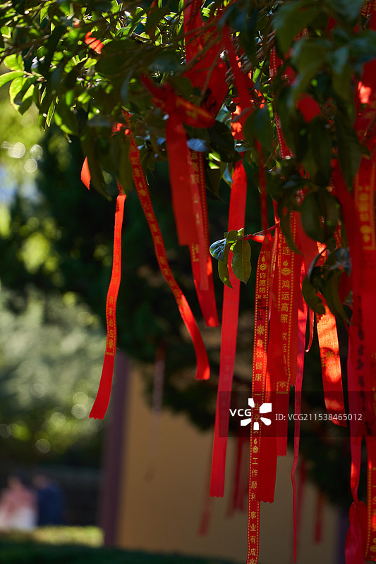 寺庙祈福带特写镜头图片素材