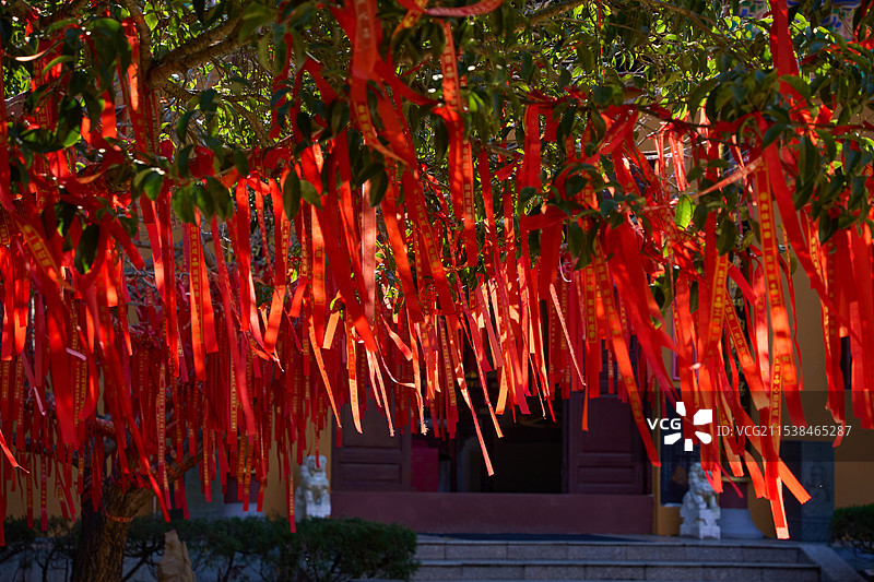 寺庙祈福带特写镜头图片素材