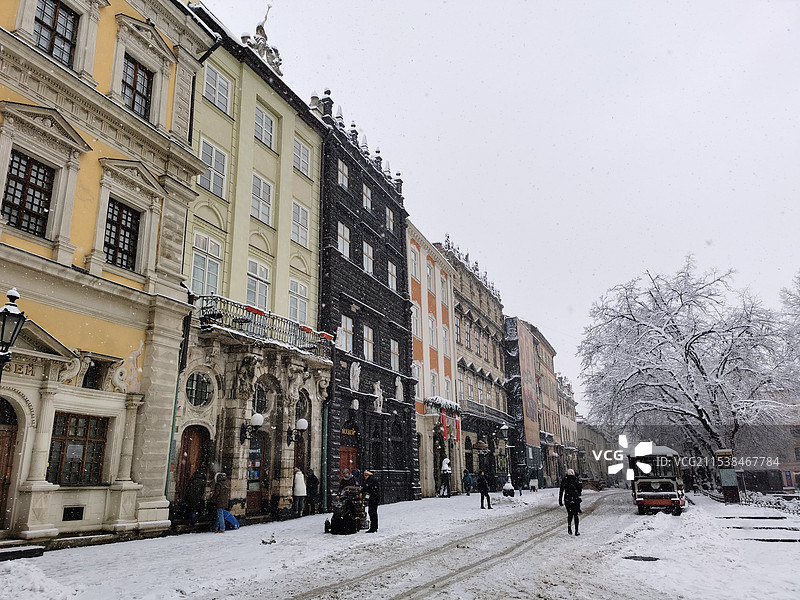 乌克兰利沃夫2021年12月离俄乌战争开始2个月前的街道风景图片素材